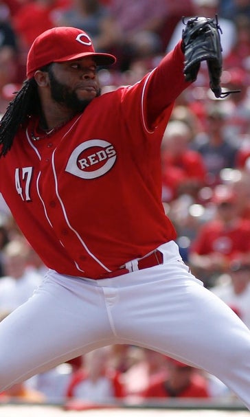 Reds pick up Johnny Cueto's option, decline Ryan Ludwick, Jack Hannahan